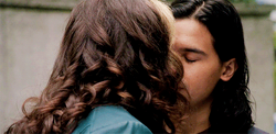 Kendra and Cisco kiss