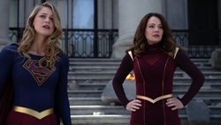 Supergirl Alura team-up