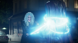 Livewire electrocuting Supergirl