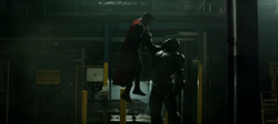DCnautas - No último episódio de #SupermanAndLois, tivemos a revelação de  quem o Capitão Luthor é realmente. Ele é John Henry Irons, de uma outra  Terra onde um Superman maligno comanda o
