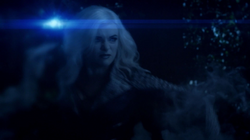 Killer Frost vs Vibe