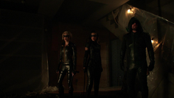 Laurel, Dinah and Oliver rescue Mia and Connor