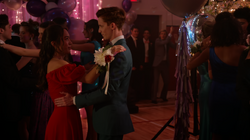 Freddy dançando com Tiffany