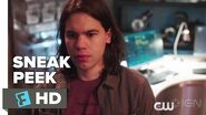 The Flash 2x18 Sneak Peek 2 Season 2 Episode 18 Sneak Peek 2