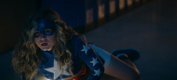 Stargirl descobrindo que Cindy é uma vilã