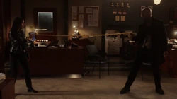 Kristen disputando com Áureo