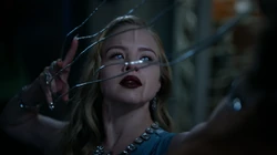 Looker usando seus poderes