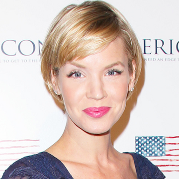 How tall is ashley scott