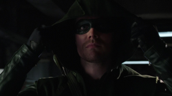 Oliver dons The Arrow's mask for the first time