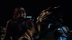 Savitar choking Jesse Quick 2