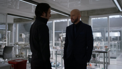 Lex confronts Brainiac 5