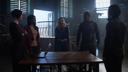 Alex, Kelly, Kara, J'onn and Brainy at the Tower