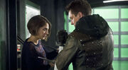 Arrow-season-finale-malcom-merlyn-thea-queen-reconcile-997697-1280x0