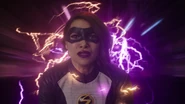 Nora rewinds time to save Team Flash 2