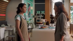 Allegra conversando com Lydia