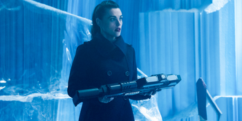 Lena Luthor holding a sonic cannon