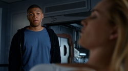 Jax conversando com Sara