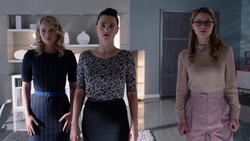 Eve, Lena and Kara team-ups against Mercy