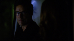 Eobard talks to Caitlin