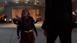 Supergirl vs Menagerie