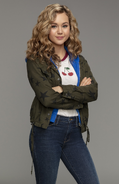 Brec Bassinger como Courtney Whitmore