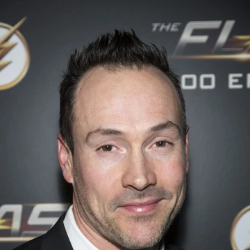 Chris Klein Arrowverse Wiki Fandom Chris klein was born in hinsdale, illinois, on march 14, 1979, to terese (bergen), a kindergarten teacher, and fred klein, an engineer. chris klein arrowverse wiki fandom