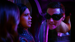 Ralph Dibny saves Cisco and Caitlin