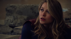 Supergirl depois de Régia levar Pureza