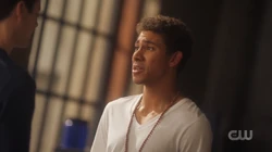 Wally discutindo com Barry.