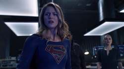 Supergirl encontrando Sam