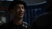 Harrison Wells (Earth-19) meet team Flash (3)