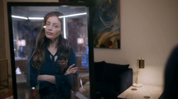 Eva conversando com Joseph