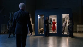 Damien Darhk provoca a Oliver Queen