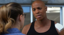 James discutindo com Kara