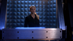 Supergirl presa no pipeline