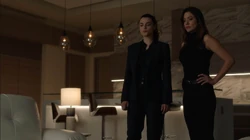 Andrea e Lana fazendo um plano