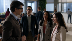 Lois Lane conhecendo Clark Kent da Terra-96