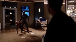 Zoom provocando a Equipe Flash após sua primeira luta contra o Flash.