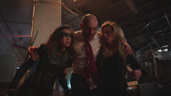 Laurel and Dinah joins forces to take Quentin to safety