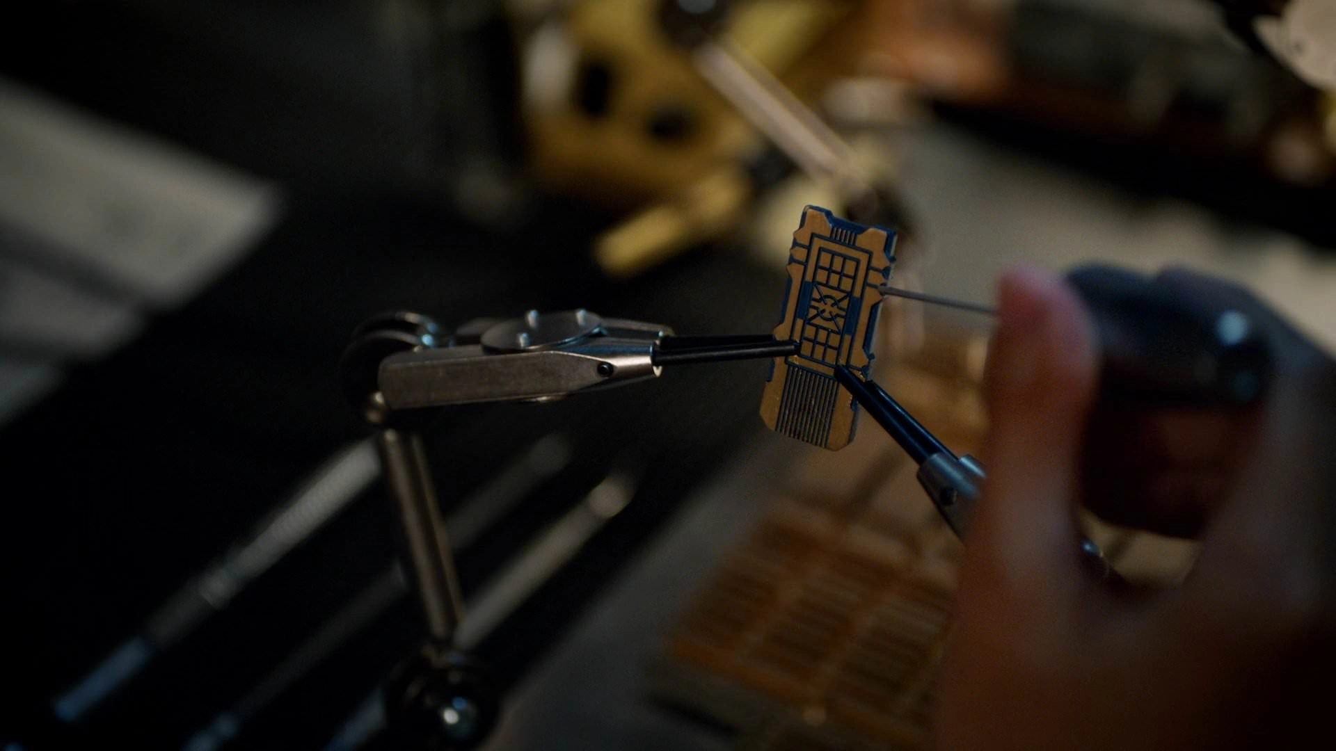 Anti-vibrational crypto-circuit | Arrowverse Wiki | Fandom