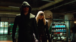 Arrow and Black Canary join forces