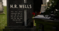 H.R. Wells tombstone