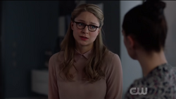 Kara dizendo para Lena que é a Supergirl