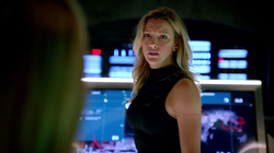 Laurel Lance talking about time travel before Sara joining Rip Hunter's Legends