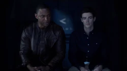 Barry e Diggle em Lian Yu