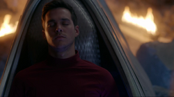 Mon-El in the pod