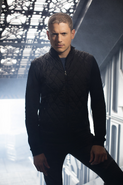 DC's Legends of Tomorrow - Leonard Snart character portrait