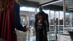 J'onn de volta ao normal