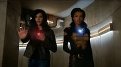 Vixen e Zari após atacar um nazista.