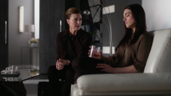 Lillian comes to see Lena